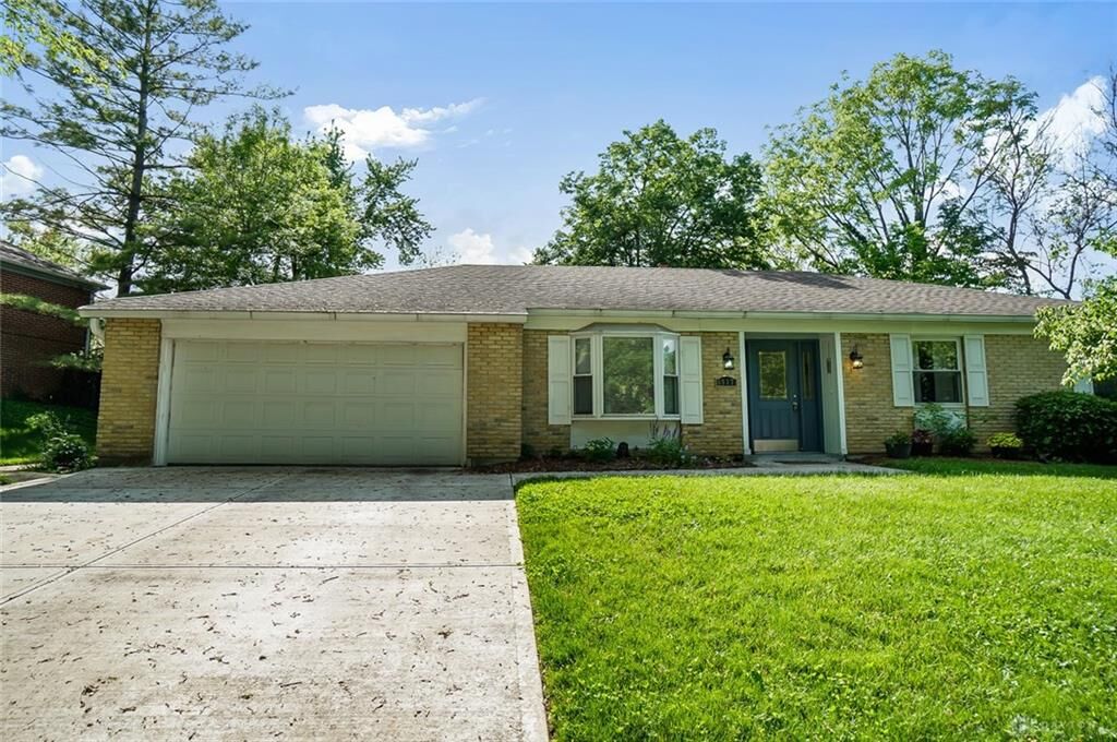 Property Photo: 6917 Morrow Drive OH 45415