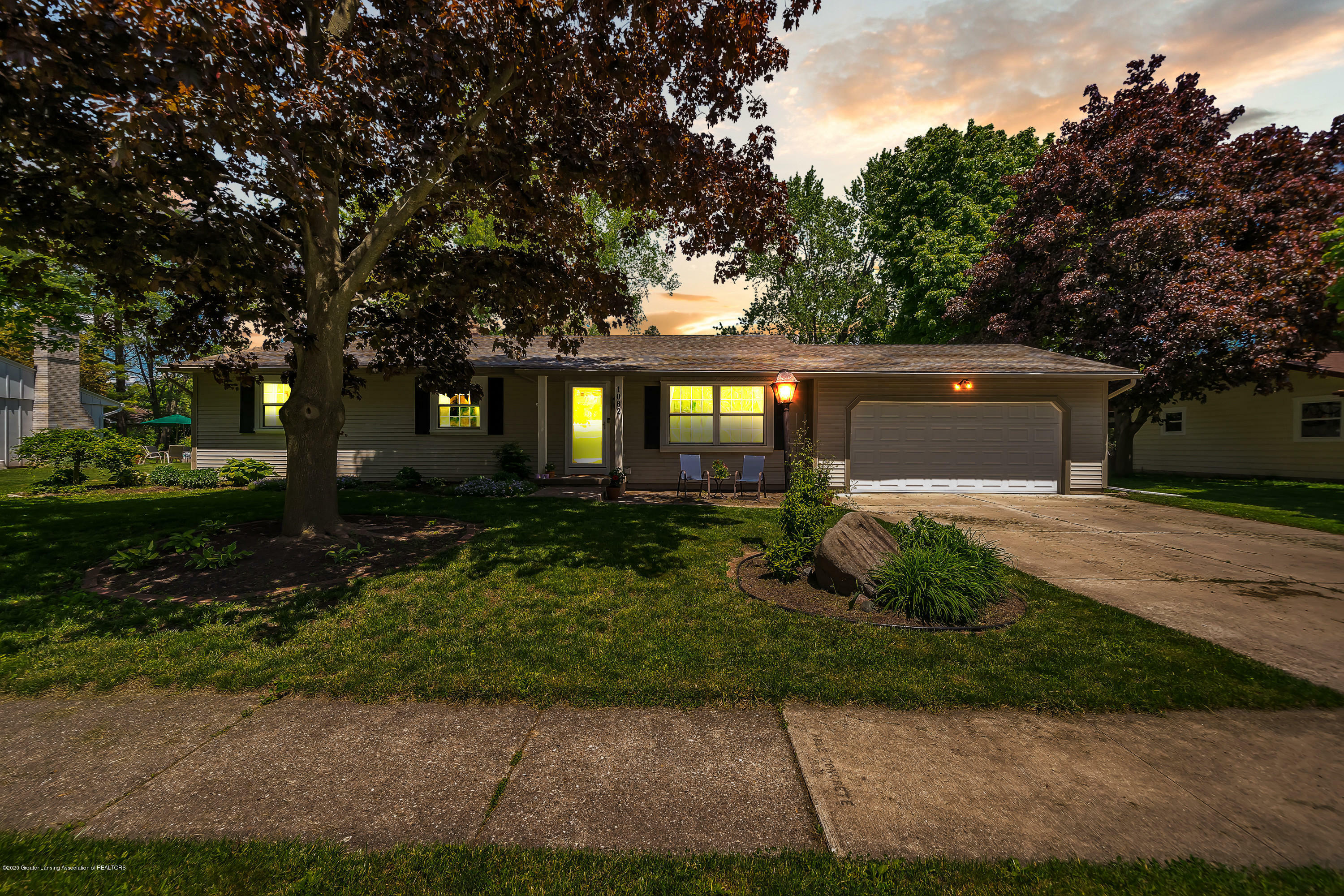 Property Photo: 1082 Woodside Drive MI 48840