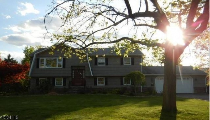 Property Photo: 7 Sanders Pl NJ 07444