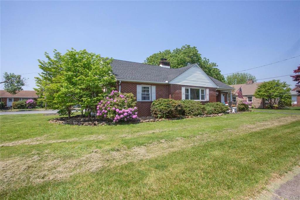 Property Photo:  2137 West Boulevard  PA 18017 