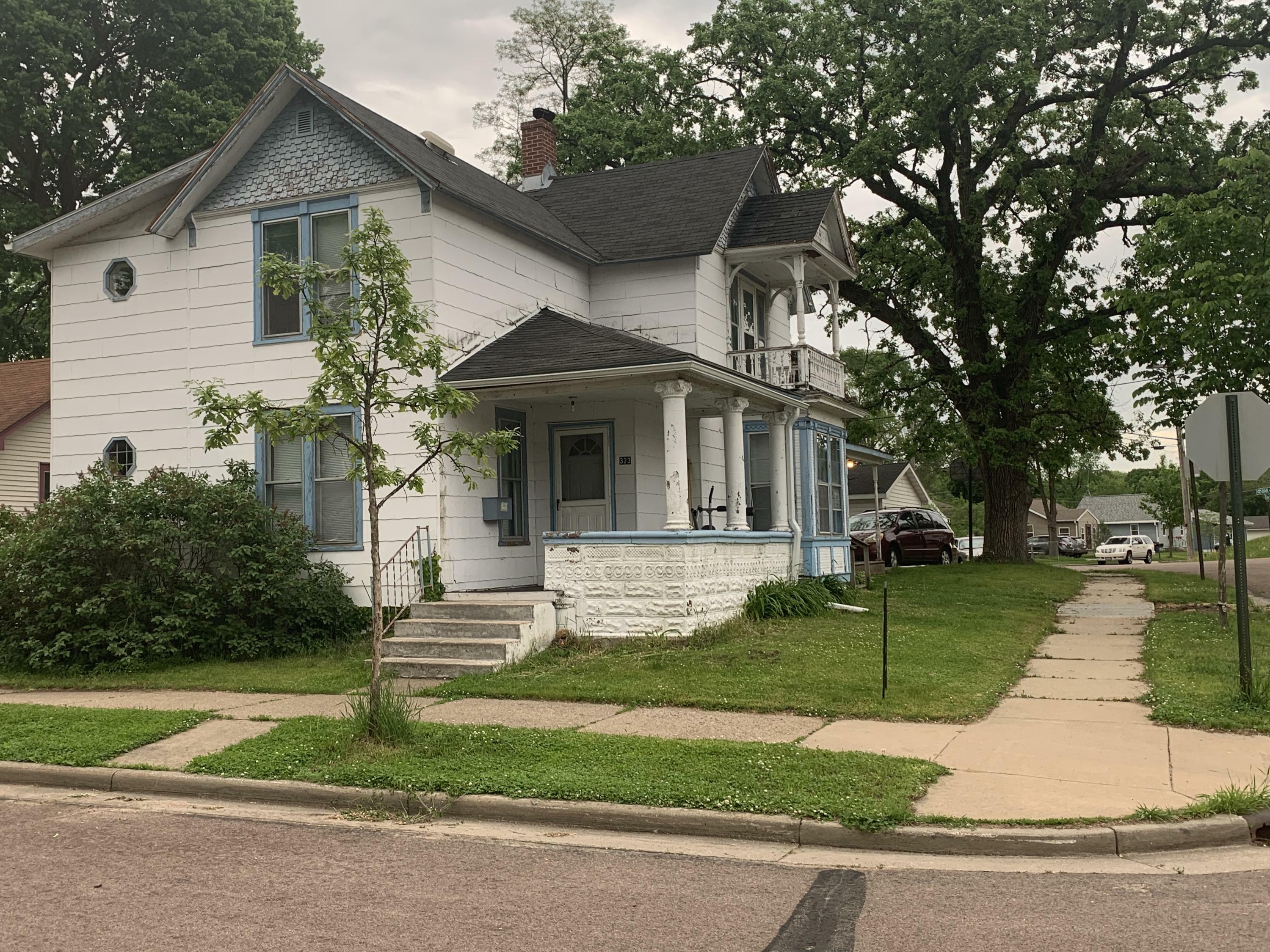 Property Photo:  321 4th Ave S 323  WI 54650 