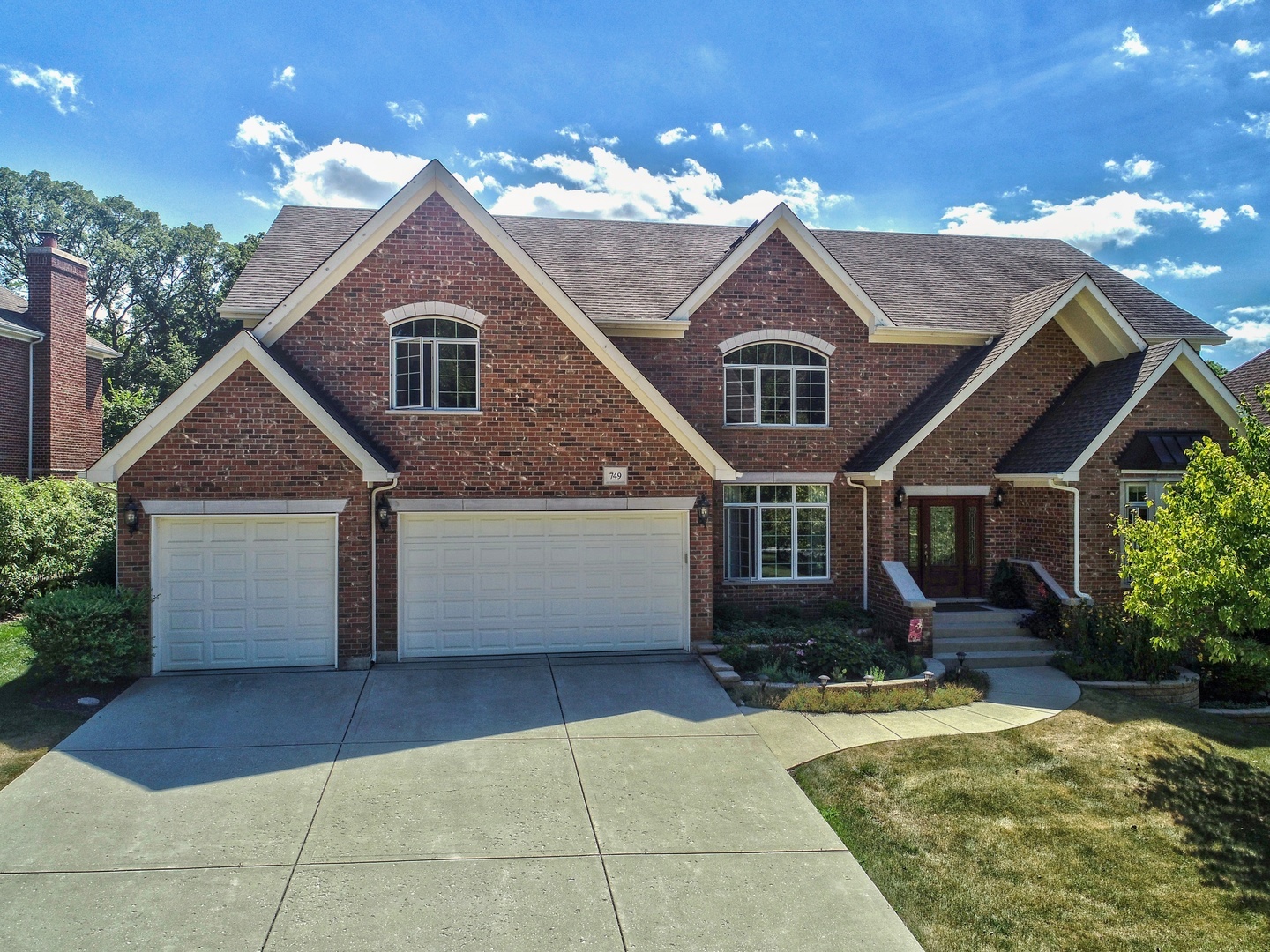Property Photo: 749 West Ruhl Road IL 60074