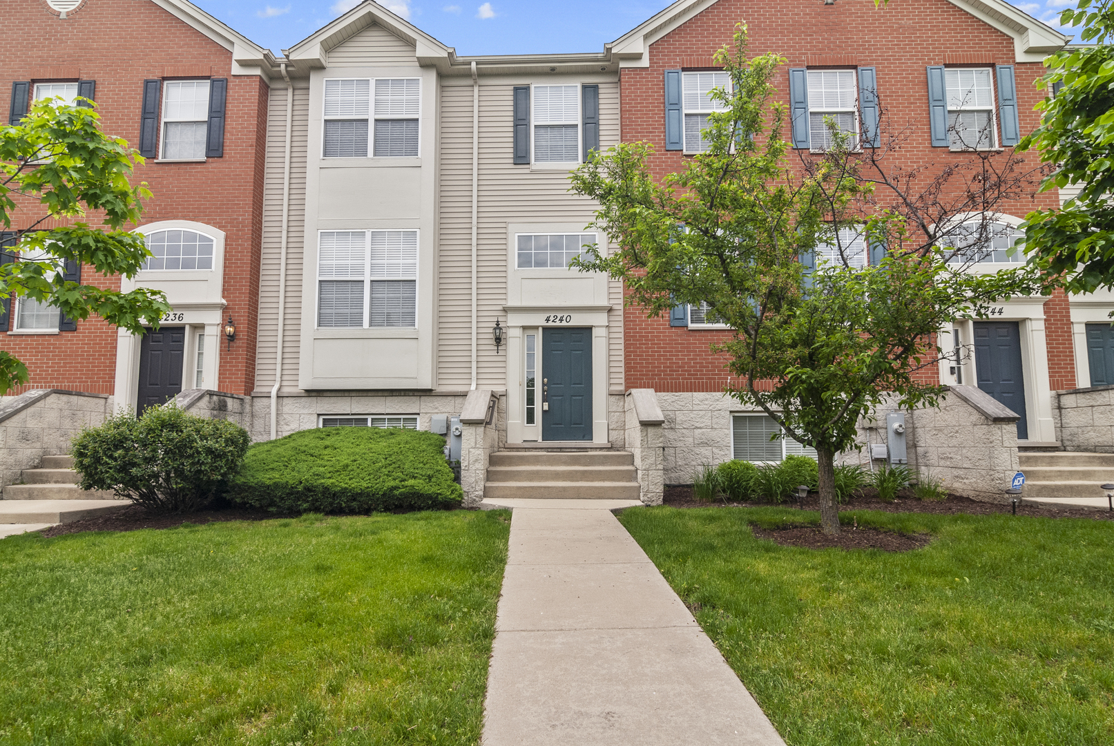 Property Photo: 4240 Drexel Avenue IL 60504