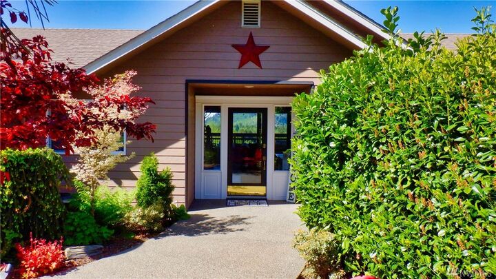 Property Photo:  6313 Dennis Lane  WA 98284 