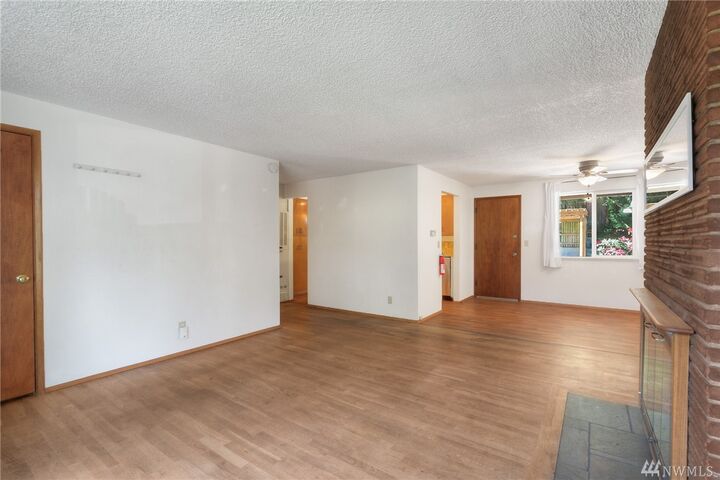 Property Photo: 16017 11th Avenue NE WA 98155