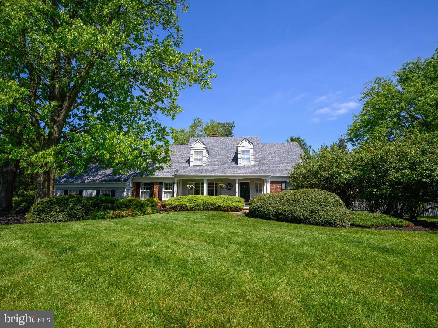 Property Photo:  27 Washington Road  NJ 08512 