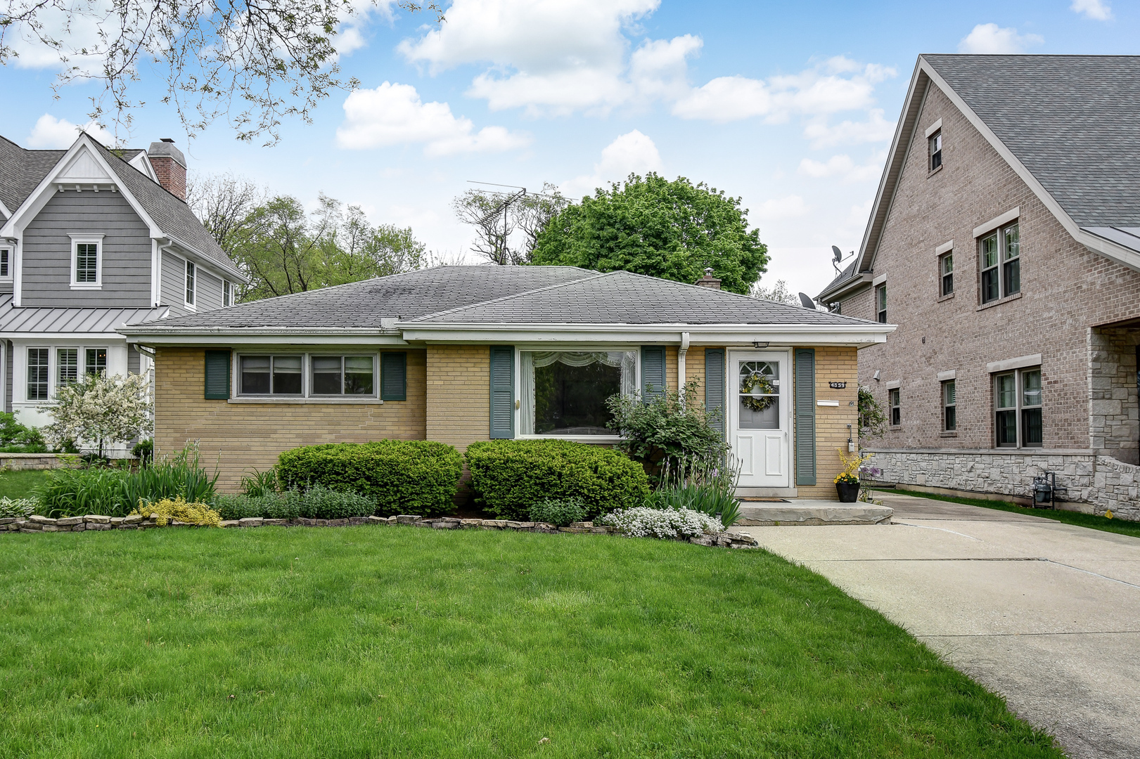 Property Photo: 4359 Prospect Avenue IL 60558