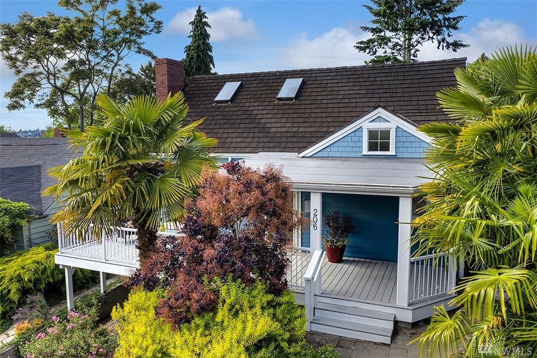 Property Photo:  206 NW 40th Street  WA 98107 