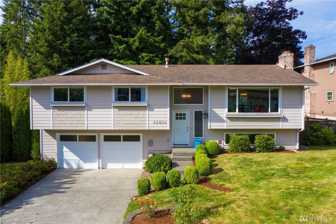 Property Photo: 12814 NE 136th Street WA 98033