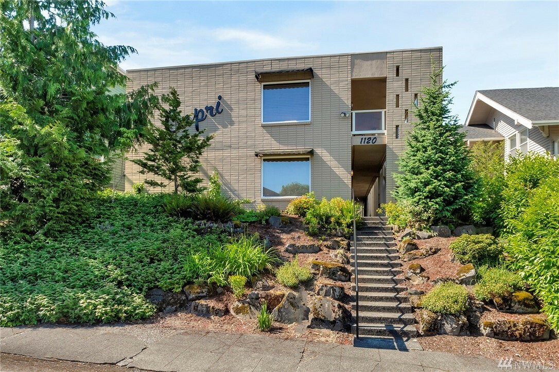 Property Photo:  1120 N K St 4  WA 98403 