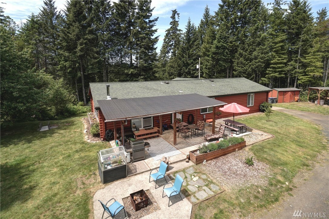 Property Photo:  140 NE Tee Lake Rd  WA 98588 