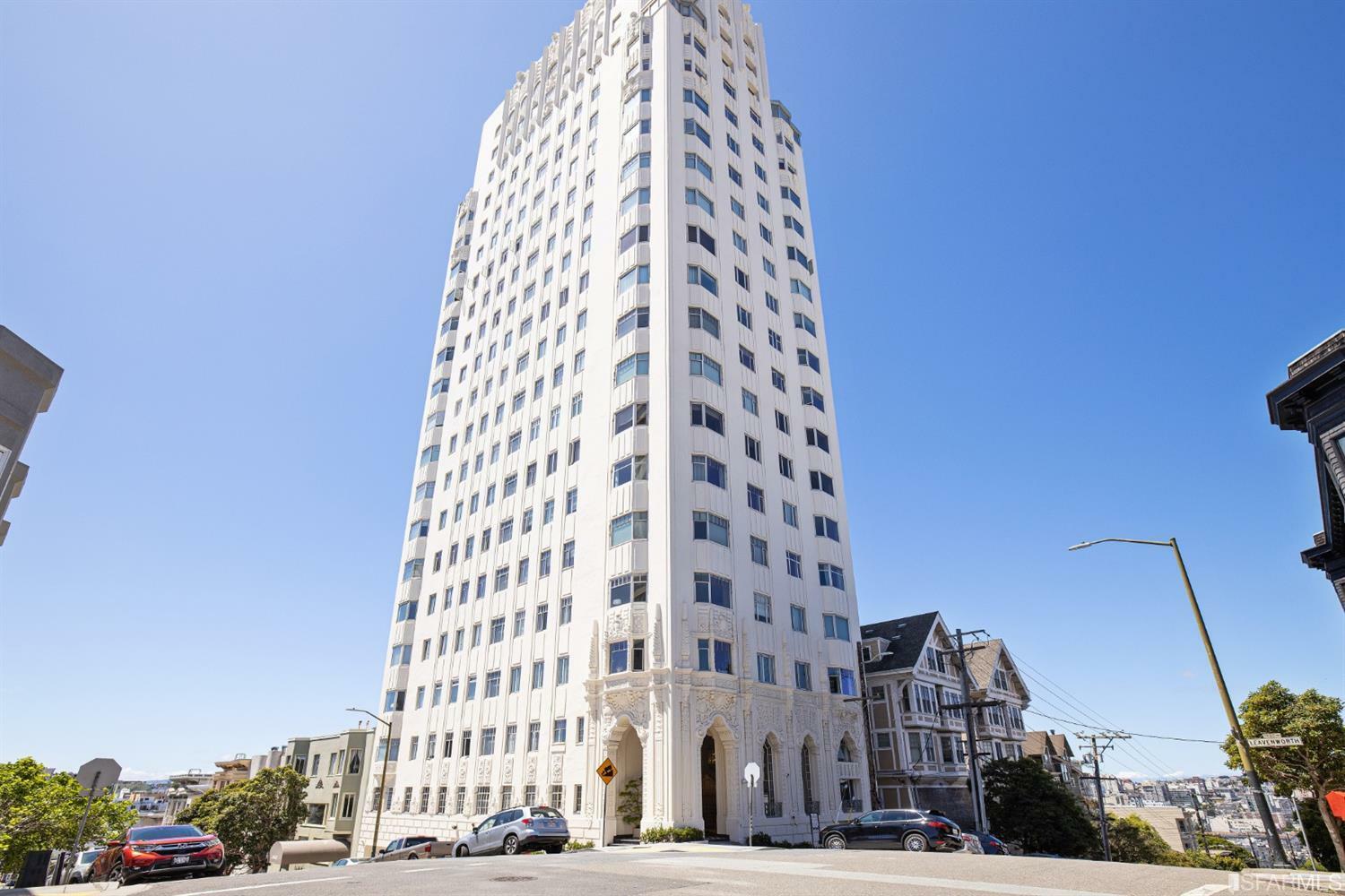 Property Photo:  1101 Green Street 1701  CA 94109 