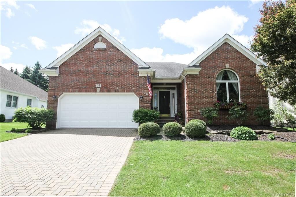 Property Photo:  54 Thamesford Lane  NY 14221 