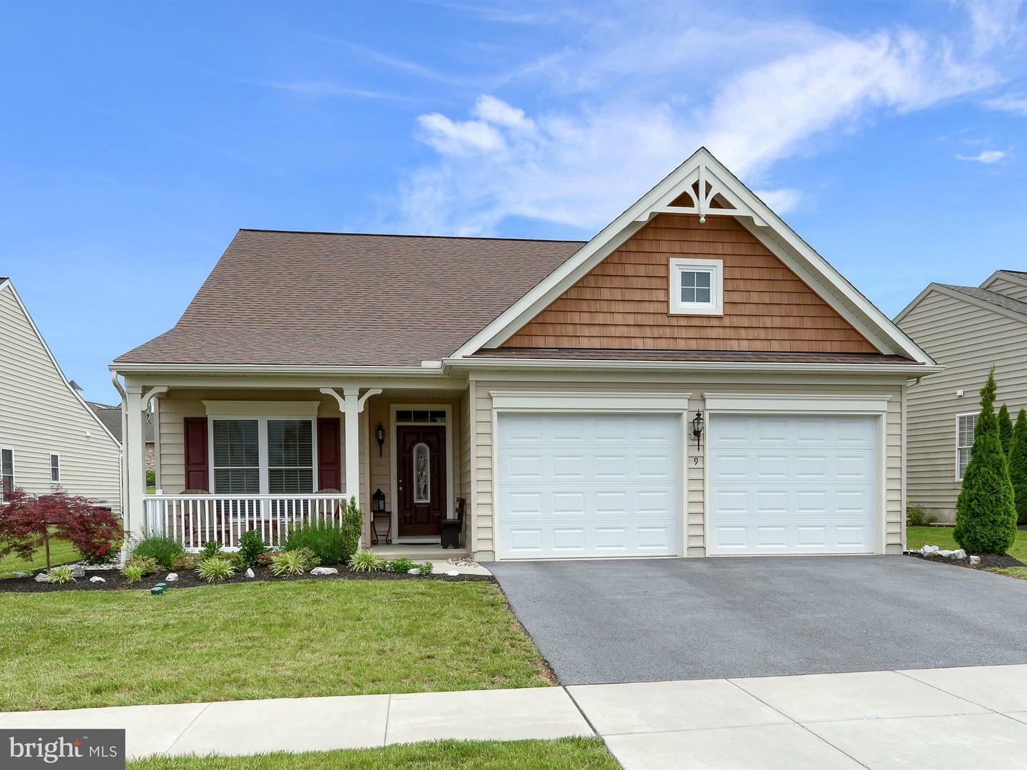 Property Photo: 9 Wildflower Court PA 17529