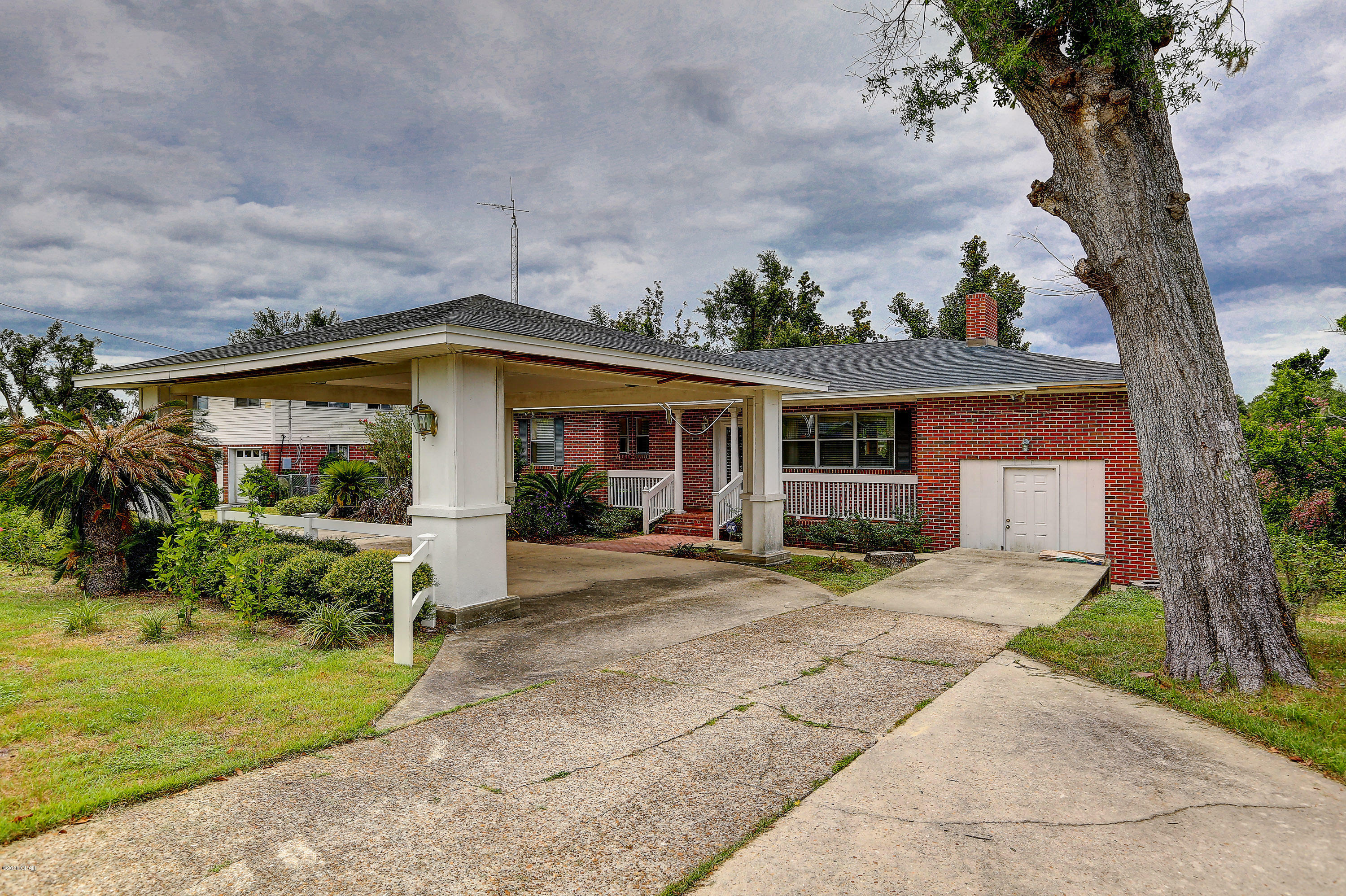 Property Photo:  215 S Cove Terrace Drive  FL 32401 