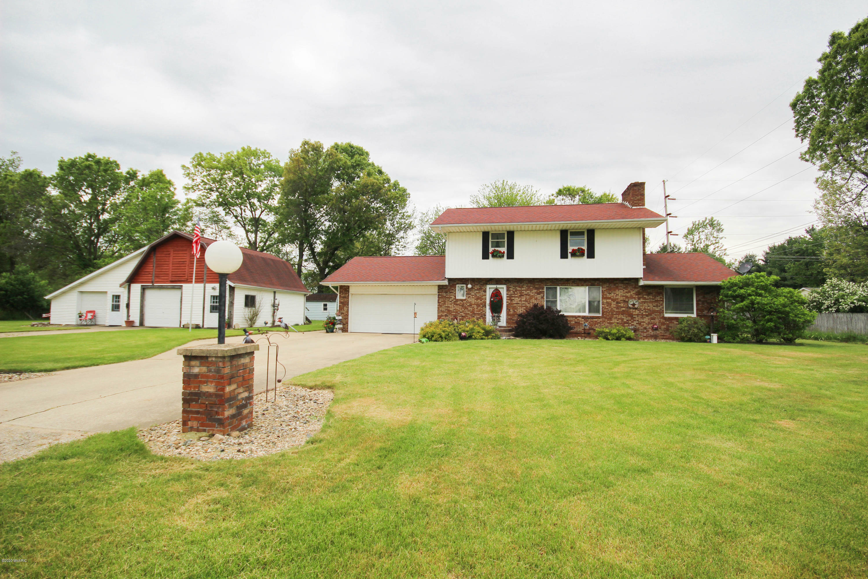 Property Photo:  17031 Lovers Lane  MI 49093 