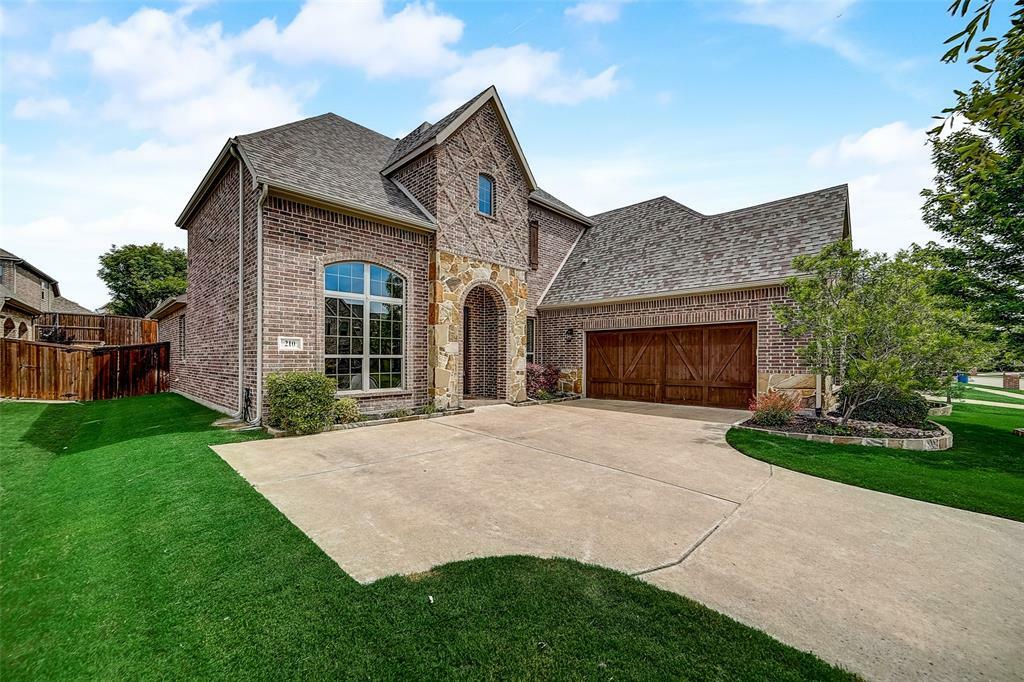 Property Photo: 210 Crestbrook Drive TX 75087