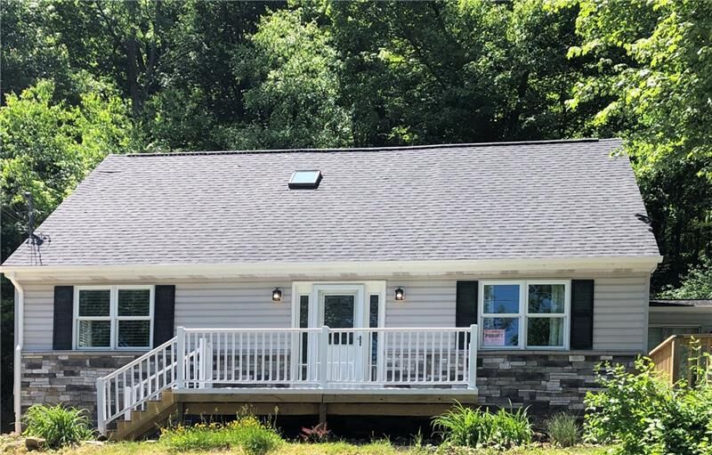 Property Photo: 440 Pine Creek Rd PA 15090