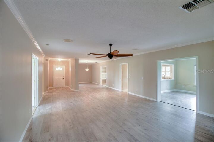 Property Photo: 1432 Colony Place FL 34292