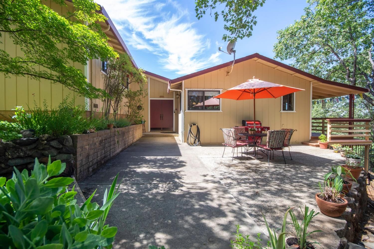 Property Photo: 380 Meadow Gate Road CA 95722