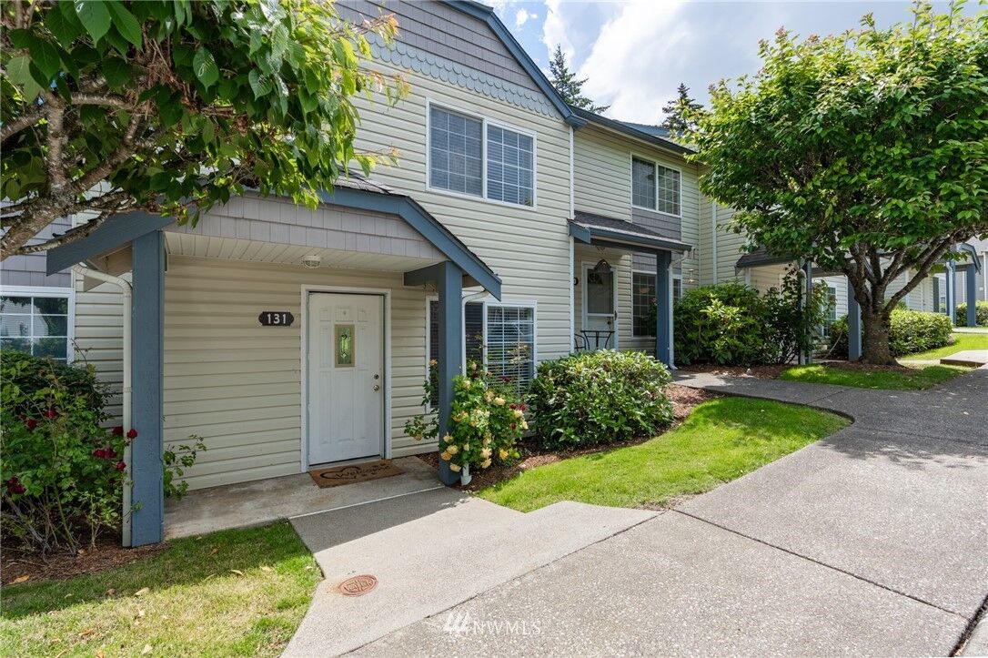 Property Photo:  4240  Wintergreen Lane 131  WA 98226 