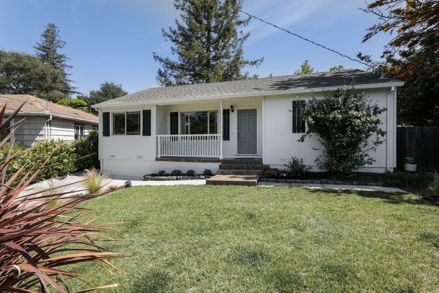 Property Photo:  562 Lakeview Way  CA 94062 