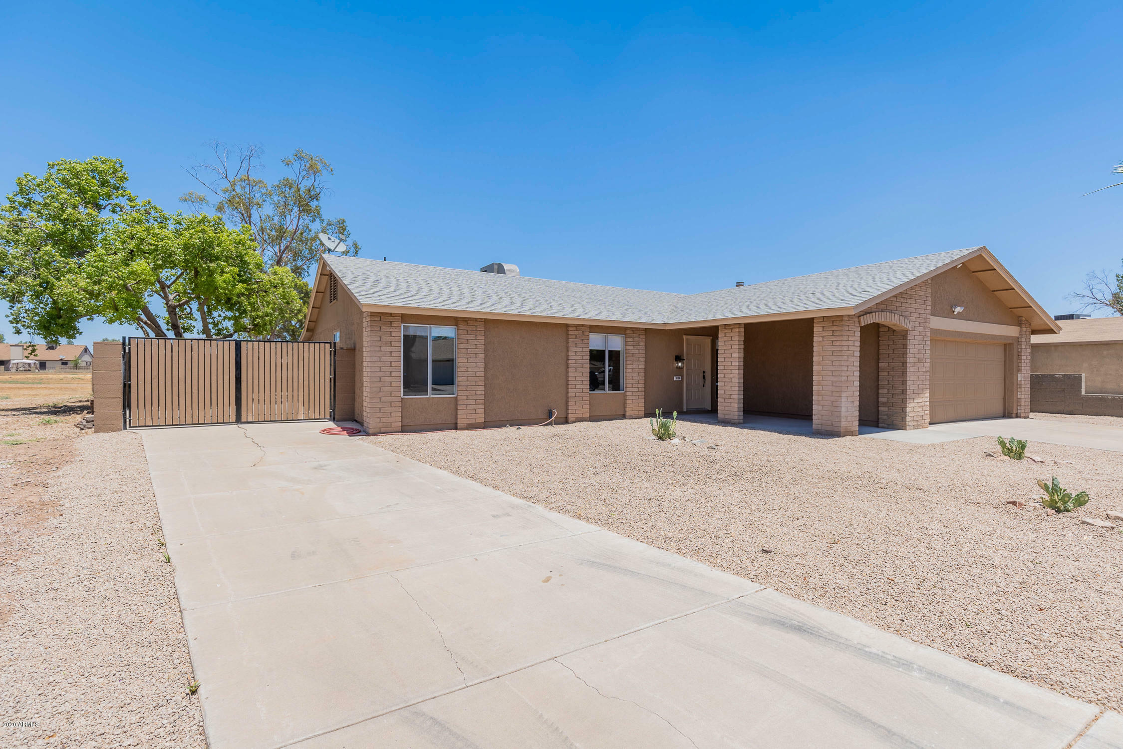 Property Photo:  10106 W Highland Avenue  AZ 85037 