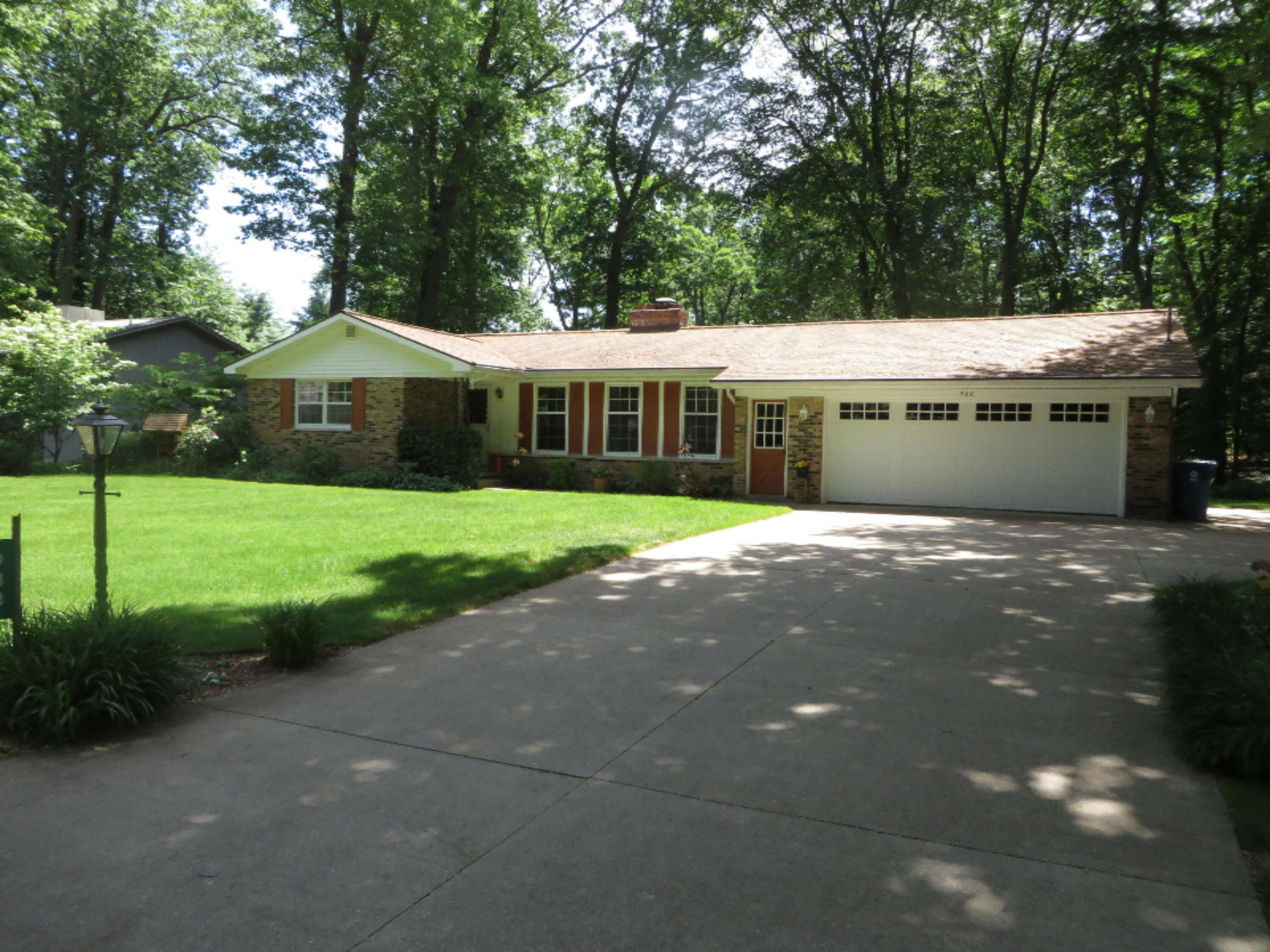 Property Photo:  988 Sycamore Drive  MI 49424 