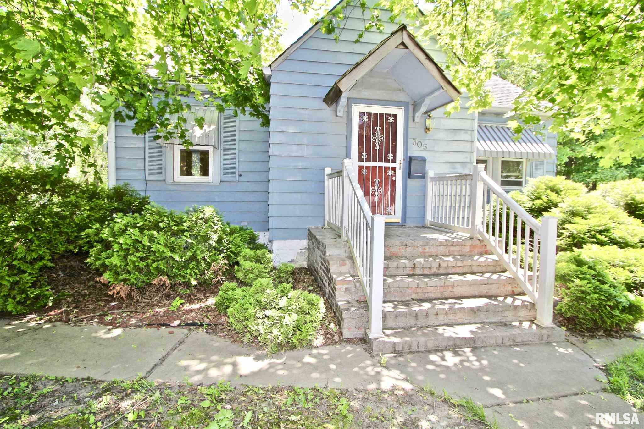 Property Photo:  305 N Main  IL 61571 