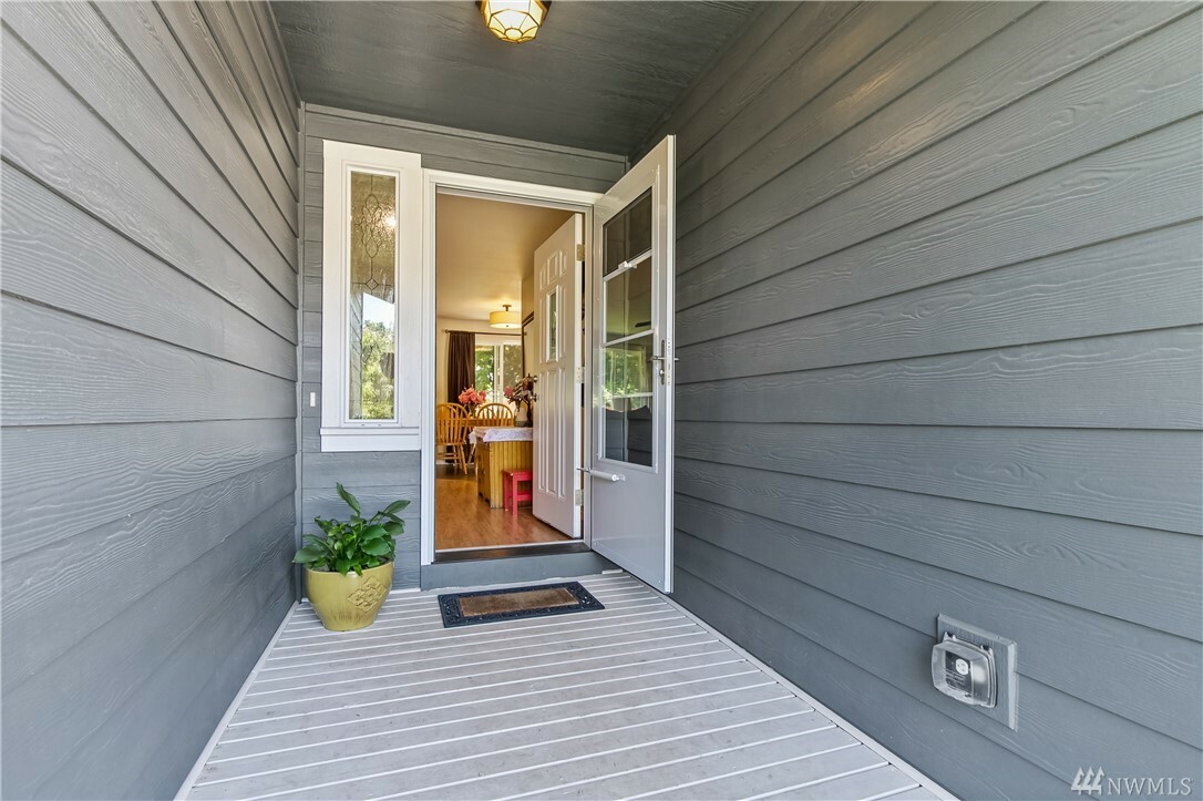 Property Photo: 6023 Pacific Heights Dr WA 98248