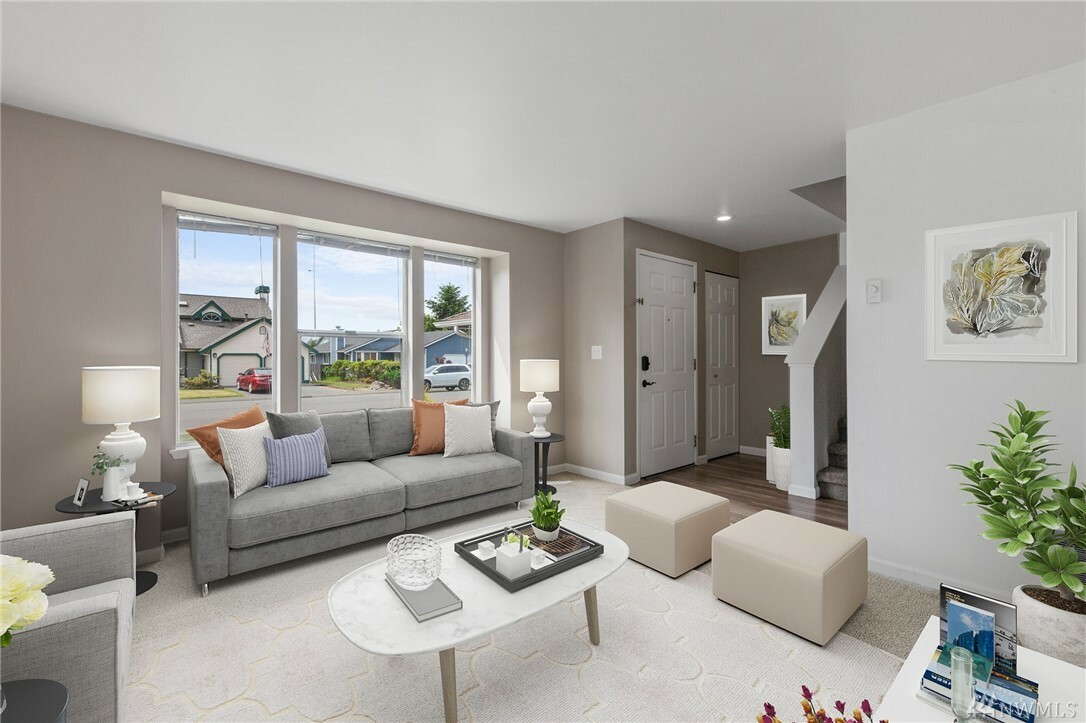Property Photo: 1316 SW 349th St WA 98023