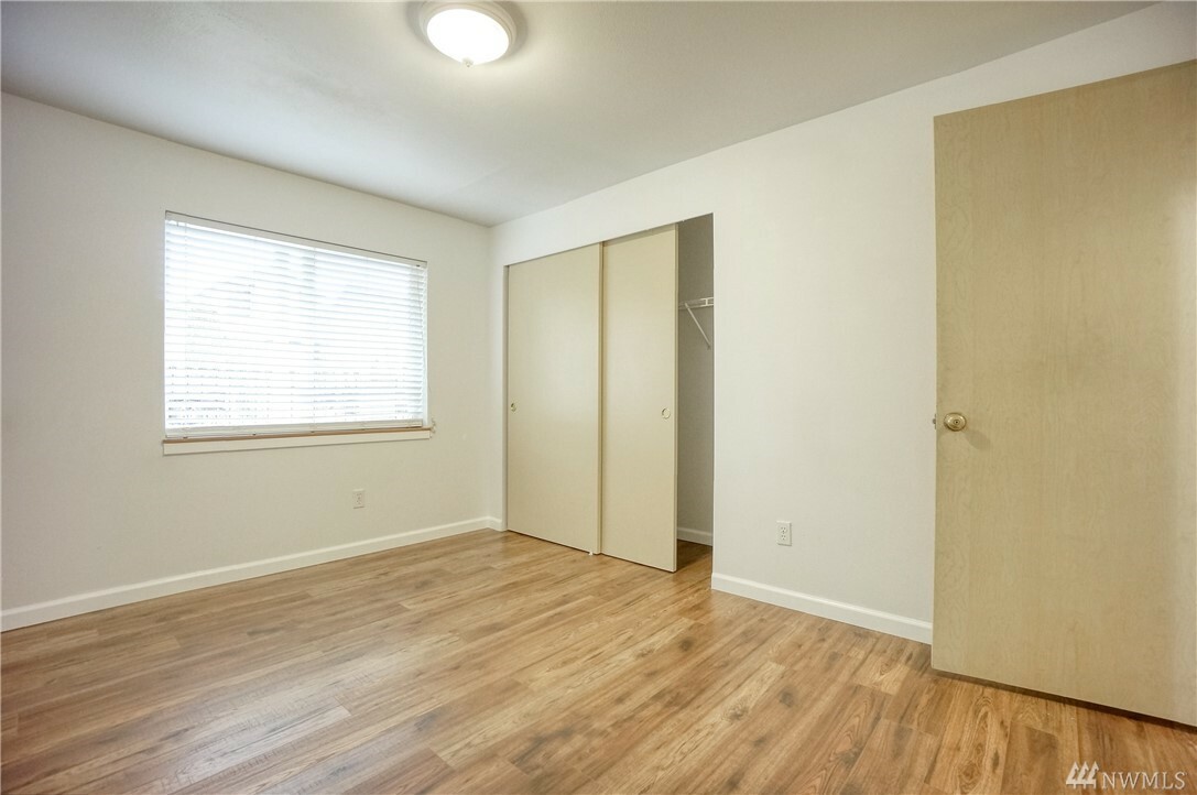 Property Photo: 10046 17th Ave SW WA 98146