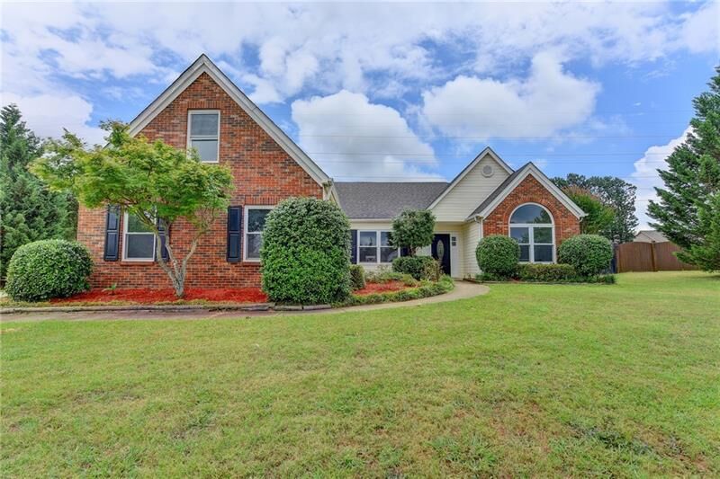 Property Photo: 3725 Bradford Walk Trail GA 30519