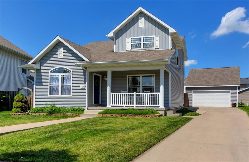 Property Photo: 2827 SW Chestnut Drive IA 50023