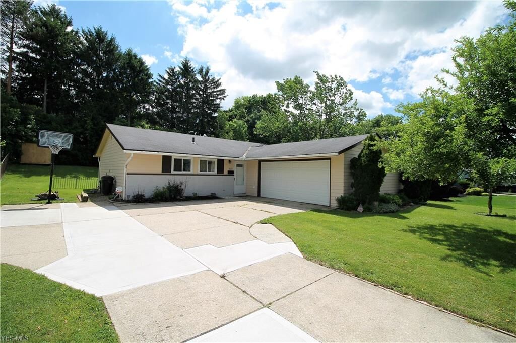 Property Photo:  6017 Kimberly Drive  OH 44146 