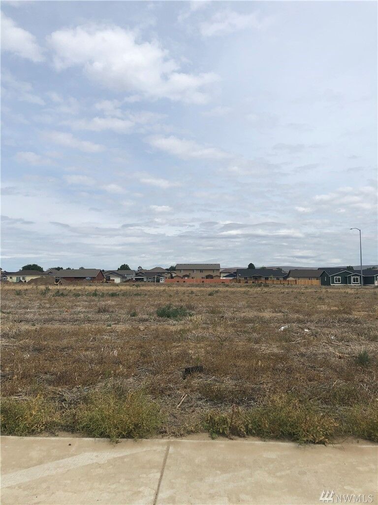 Property Photo: 427 SW R St WA 98848