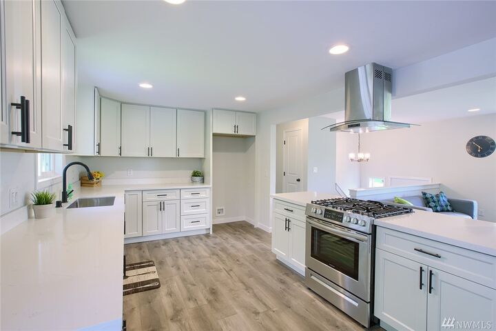 Property Photo:  10872 SE 217th Street  WA 98031