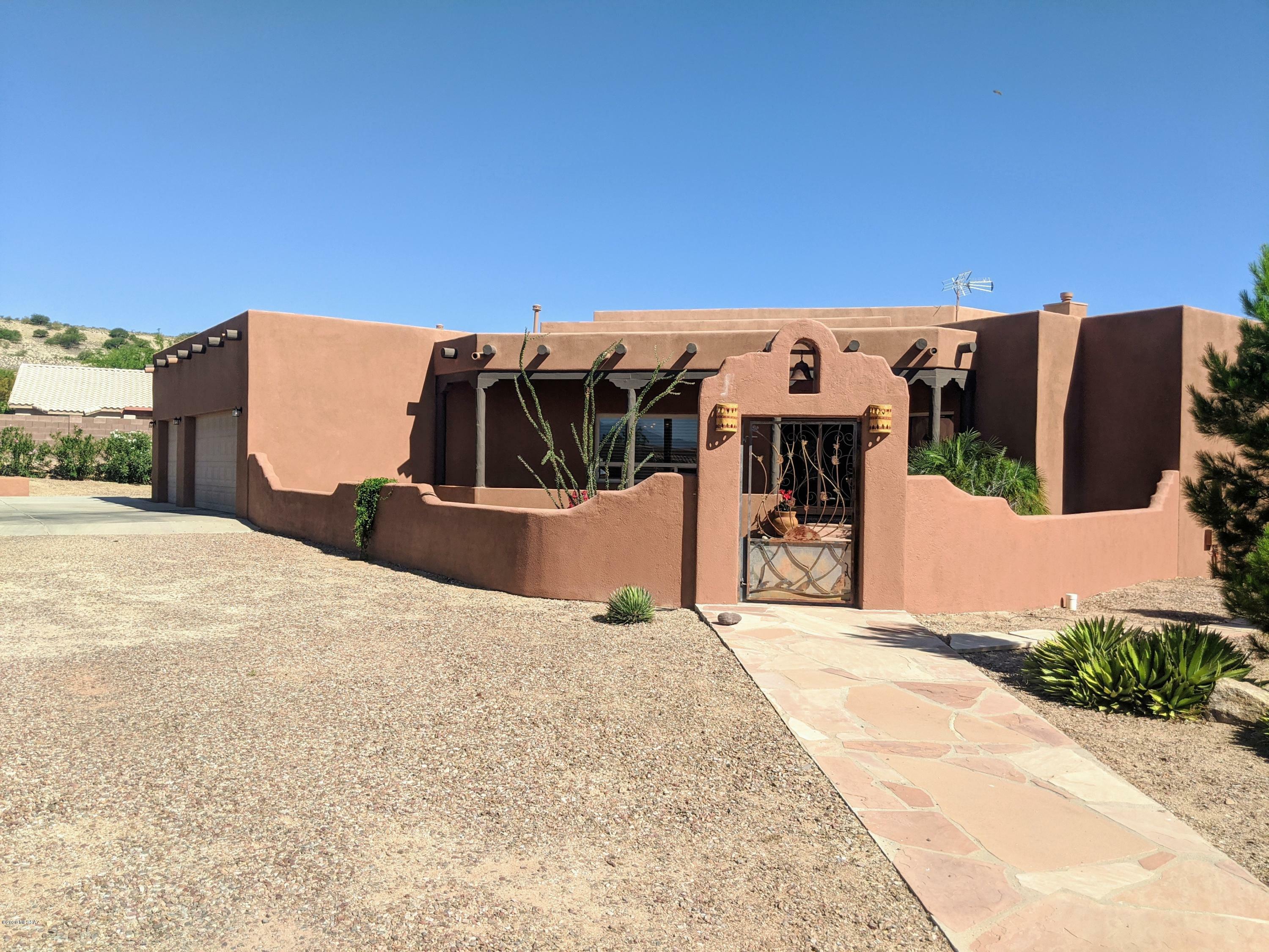 Property Photo:  1632 W Placita Lluvia De Oro  AZ 85629 