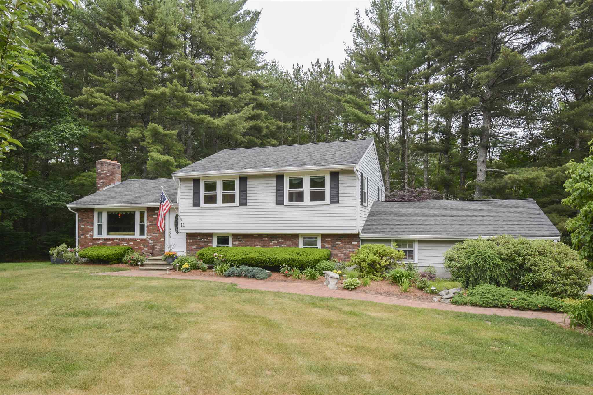 Property Photo:  11 Beech Hill Drive  NH 03053 