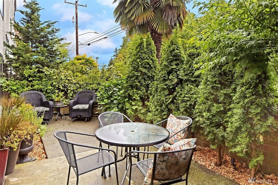 Property Photo:  5711 Phinney Ave N 101  WA 98103 