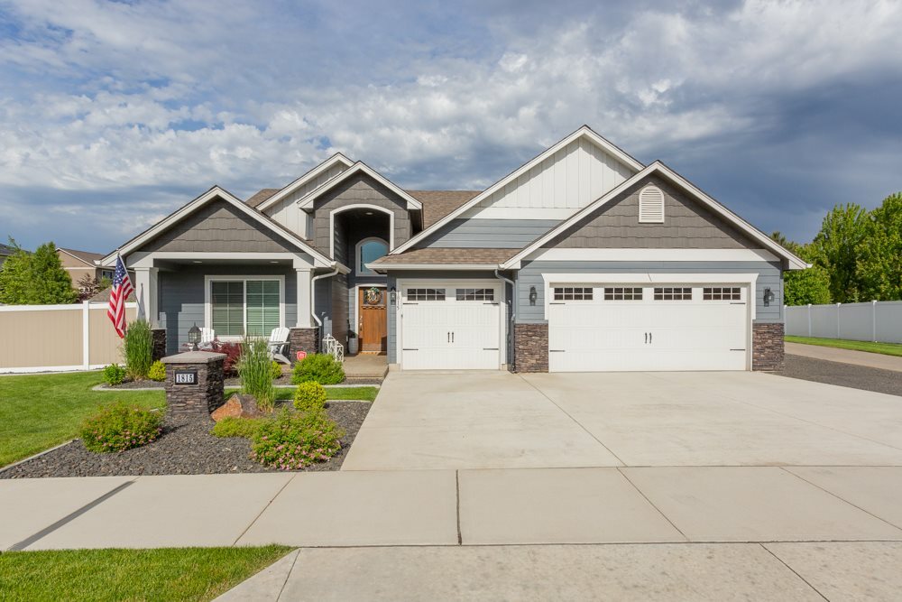 Property Photo:  1815 S Clover Dr  WA 99016 