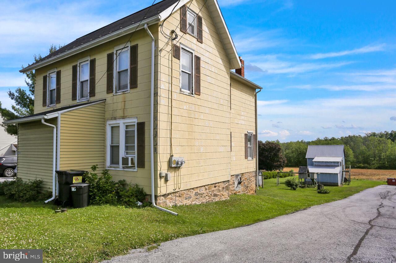 Property Photo: 704 S Main Street PA 19547