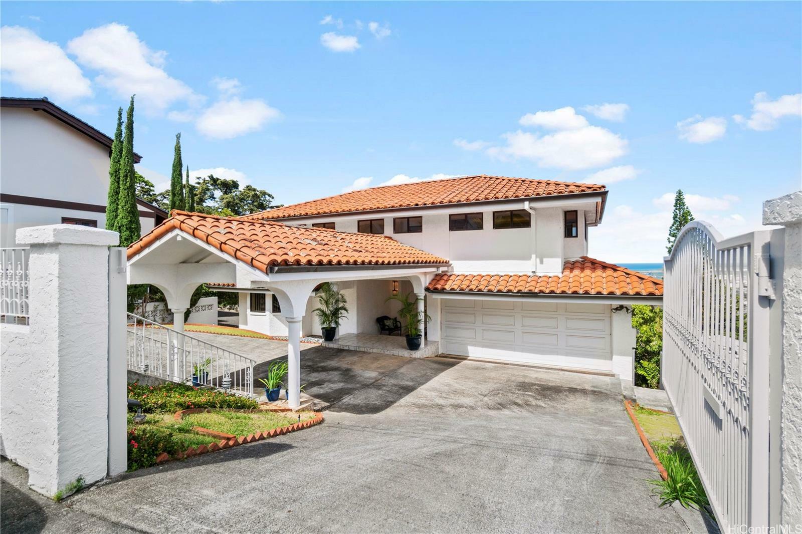 2915 Laukoa Place  Honolulu HI 96813 photo