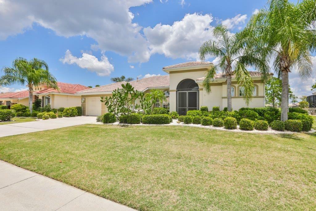 Property Photo:  2214 Myrtle Vista Court  FL 33573 