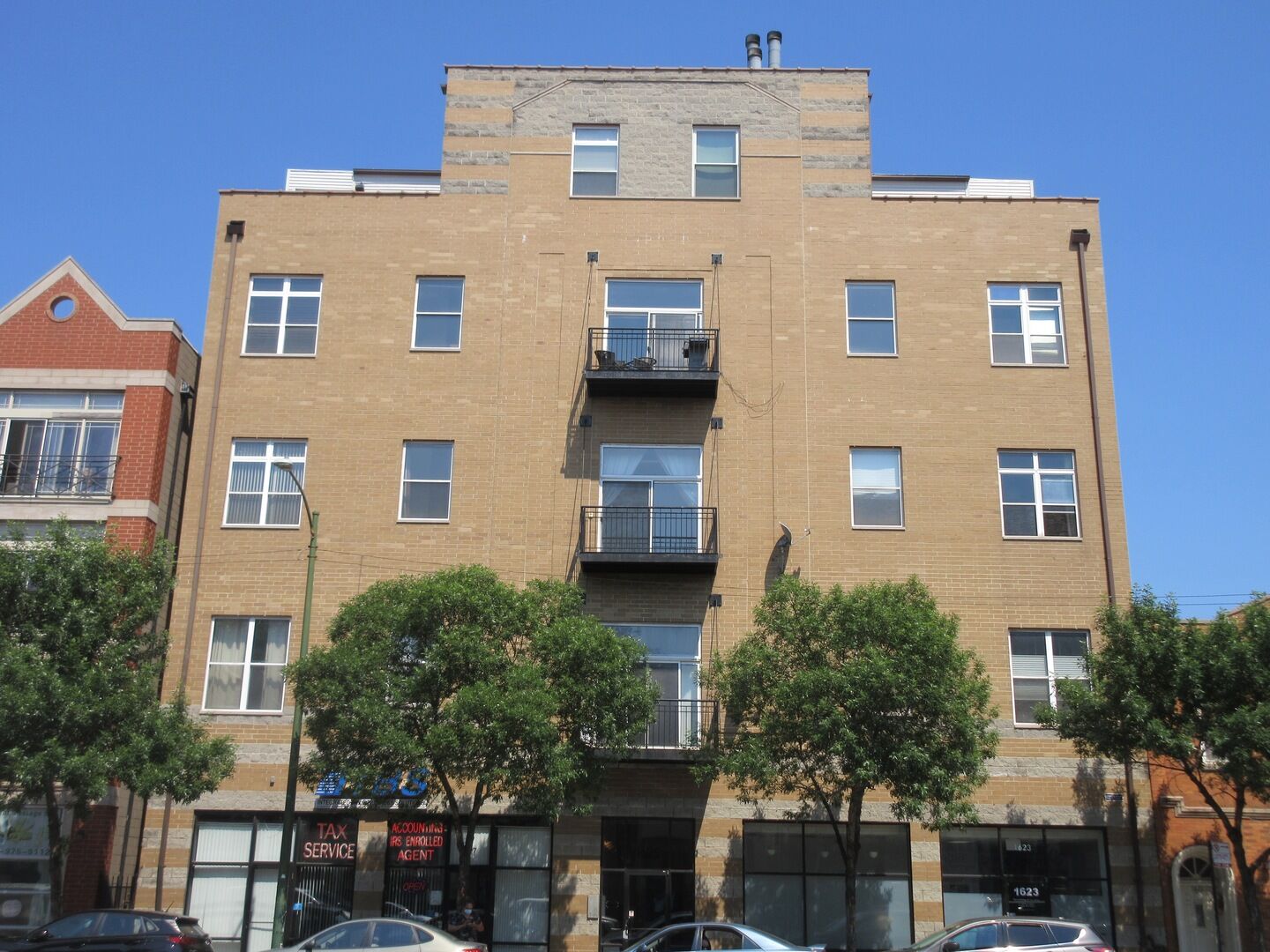 Property Photo: 1625 North Western Avenue 201 IL 60647