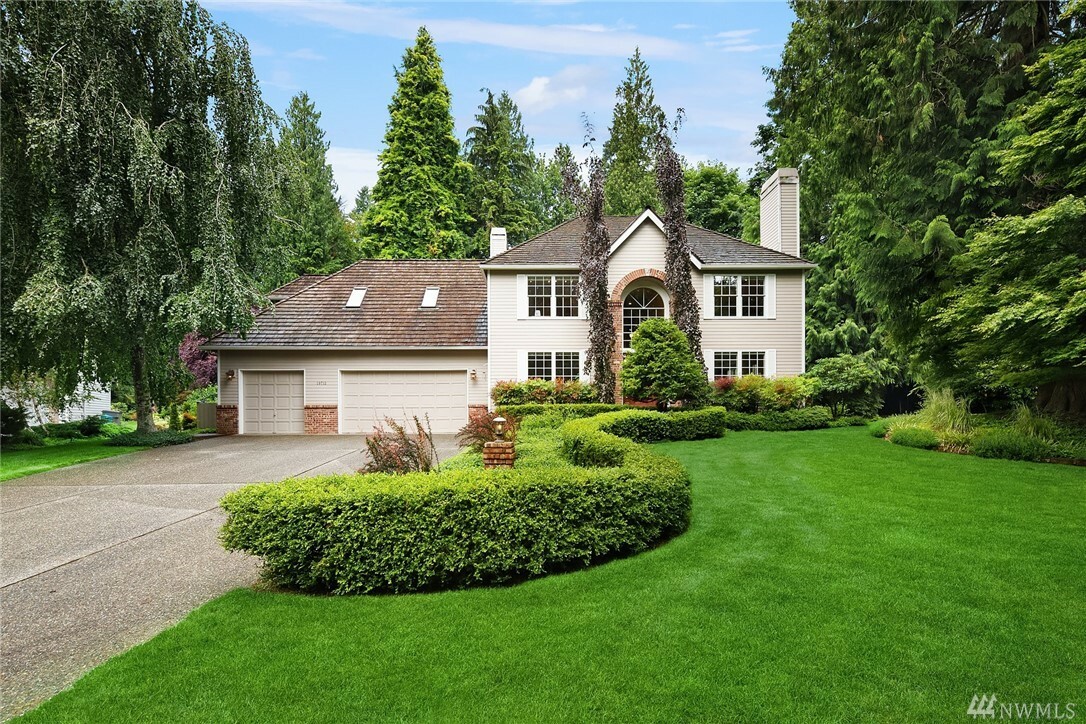 Property Photo: 19712 NE 167th Ct WA 98077