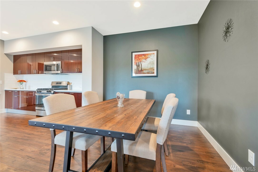Property Photo: 32758 Madrona Ave SE WA 98010