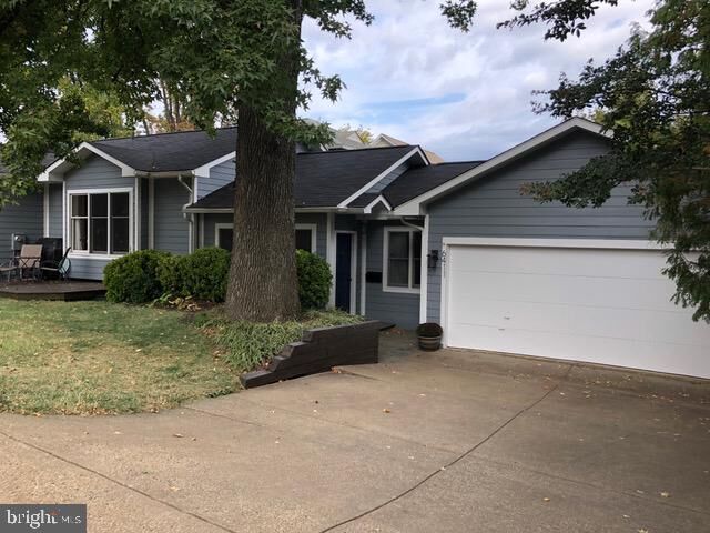 Property Photo:  6411 11th Street N  VA 22205 