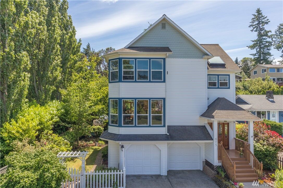 Property Photo:  475  W Street  WA 98368 