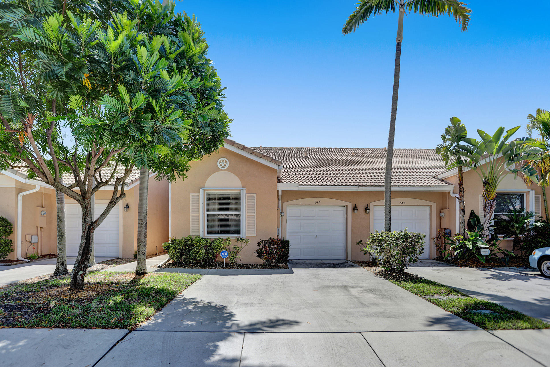 Property Photo: 317 Coral Trace Court FL 33445